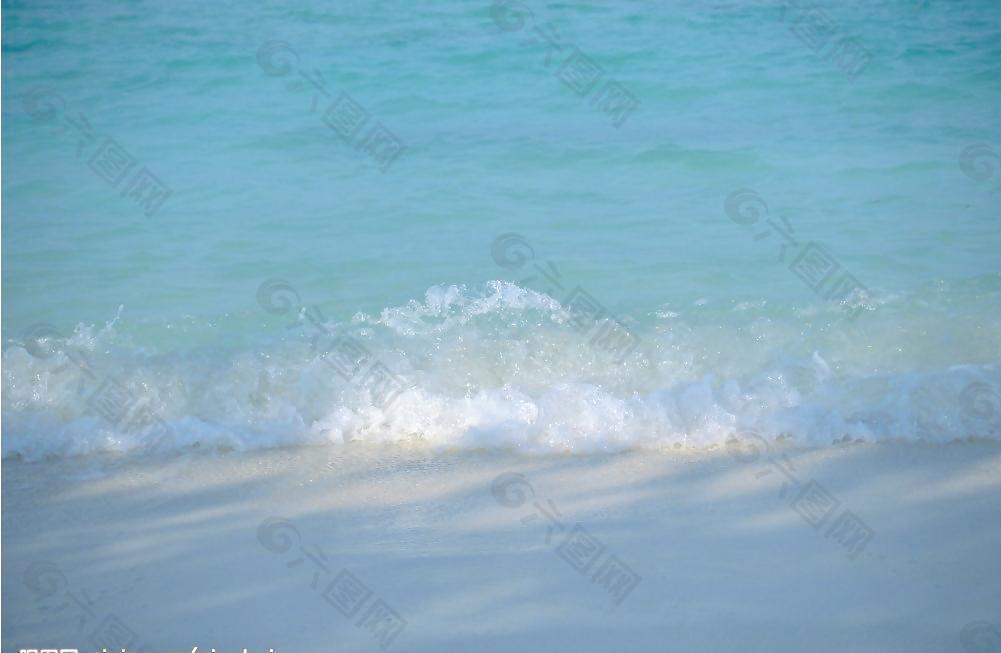 沙滩海水图片