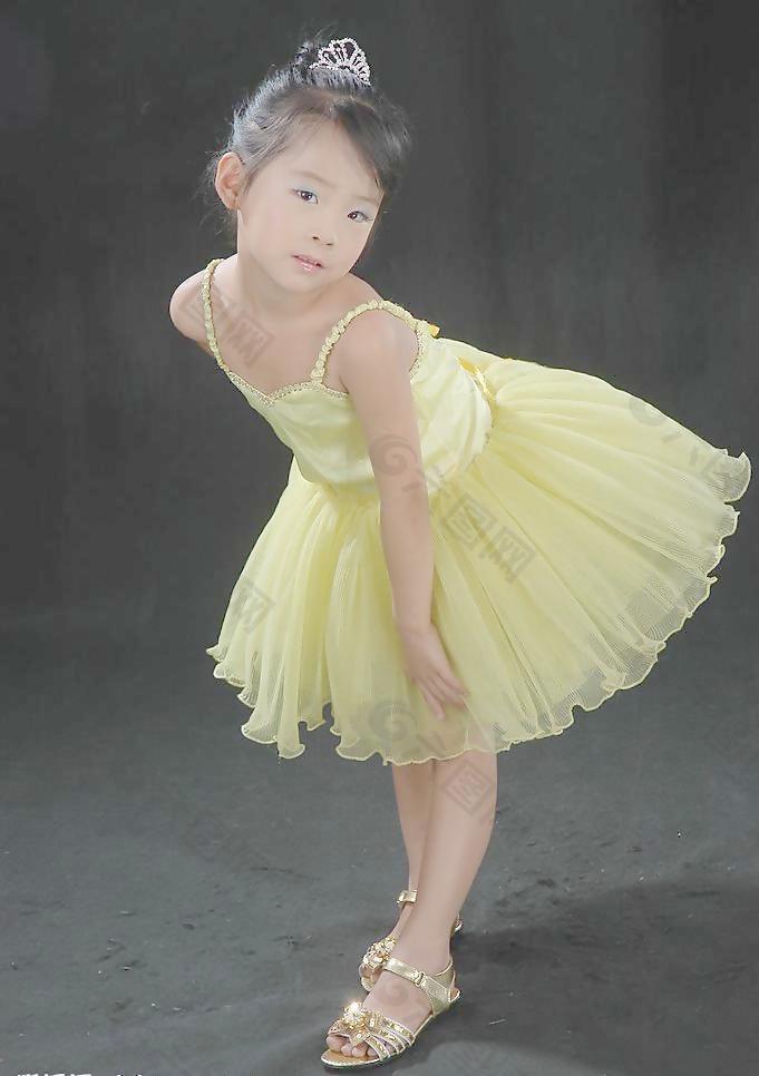 舞蹈小女孩图片