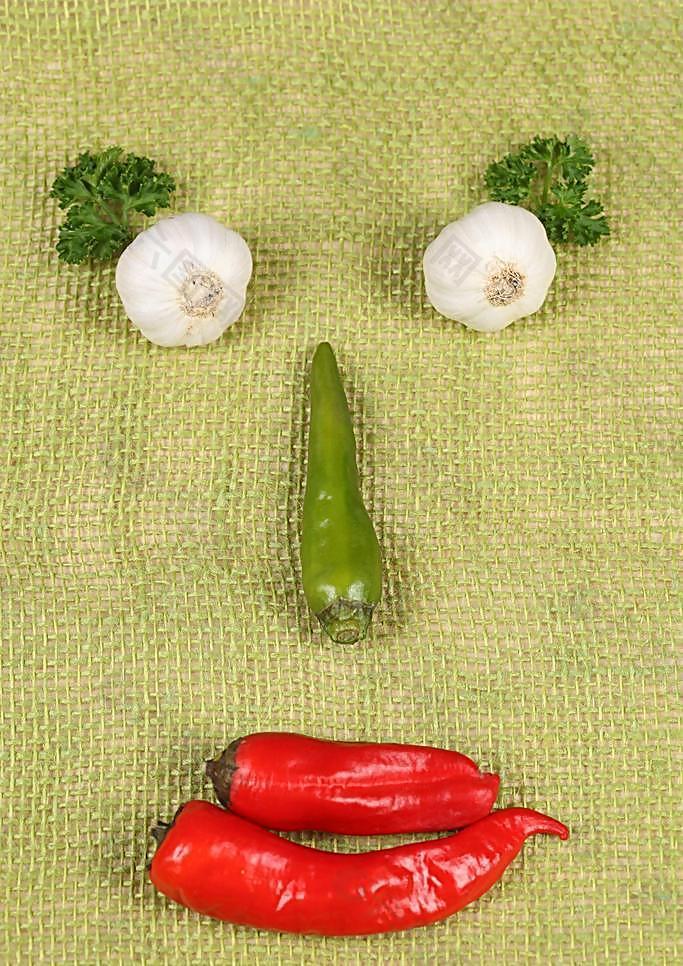 蔬菜组成的人脸图片