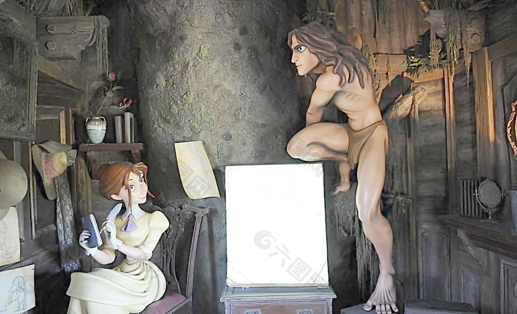 猿人泰山 卡通雕像图片