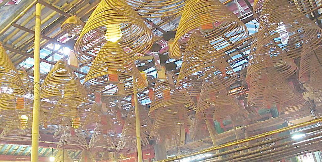 香港文武庙中的香线圈图片