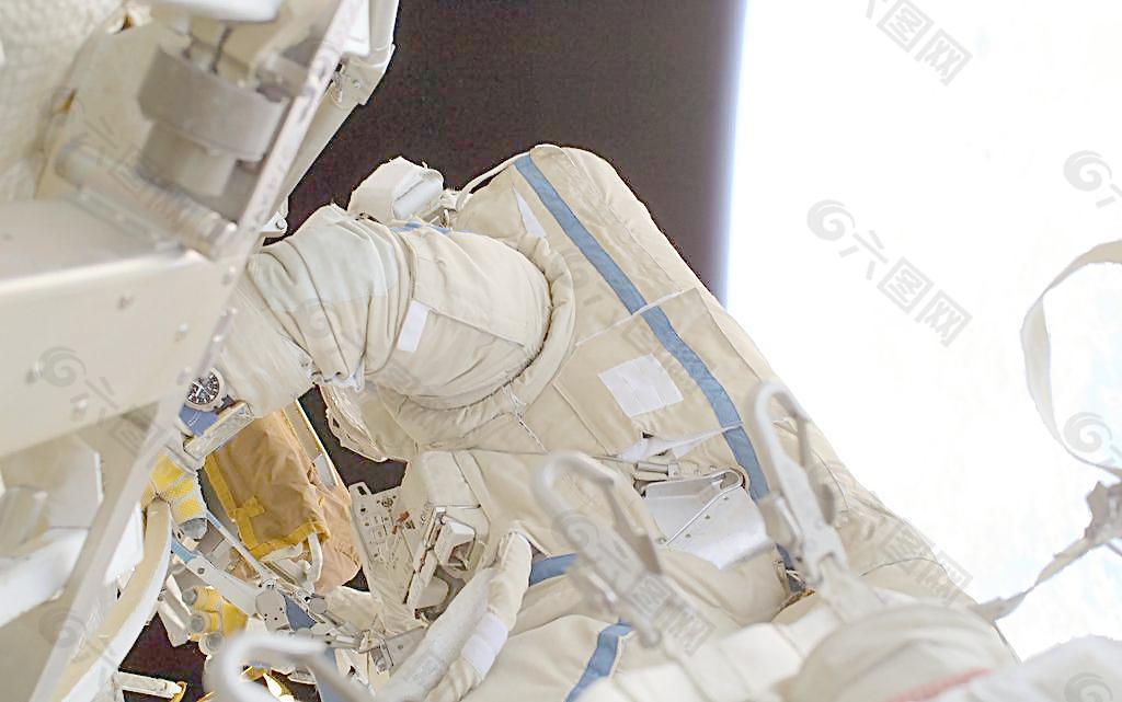 航天员出舱活动 空间站图片