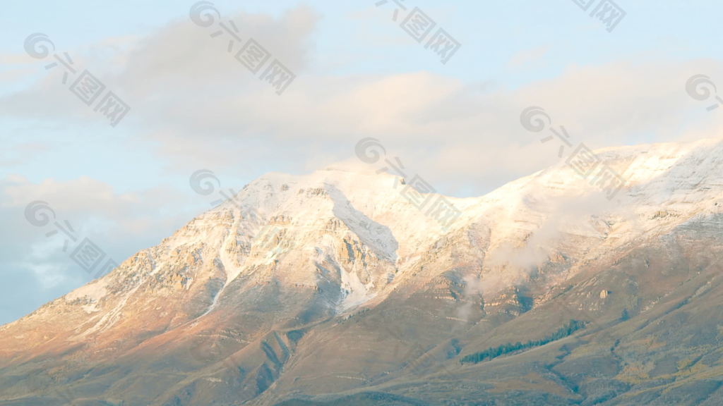 冰雪覆盖的黄昏股票视频山 视频免费下载