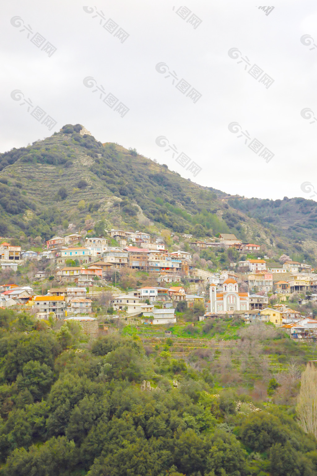 kalopanayiotis村在特罗多斯山