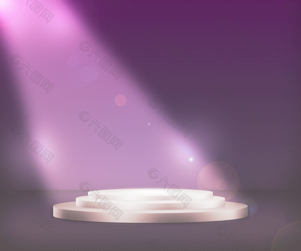 紫台上的聚光灯下