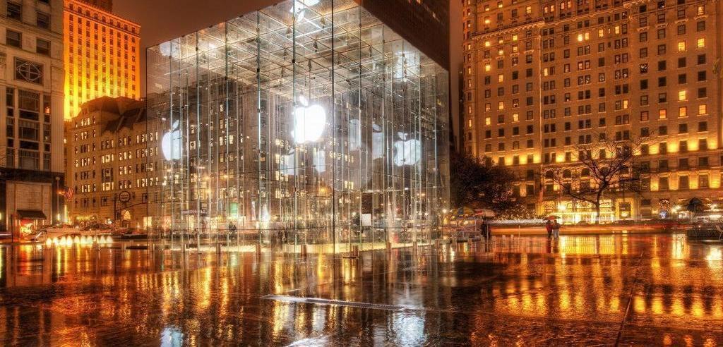 法国街头苹果创意苹果专卖店图片