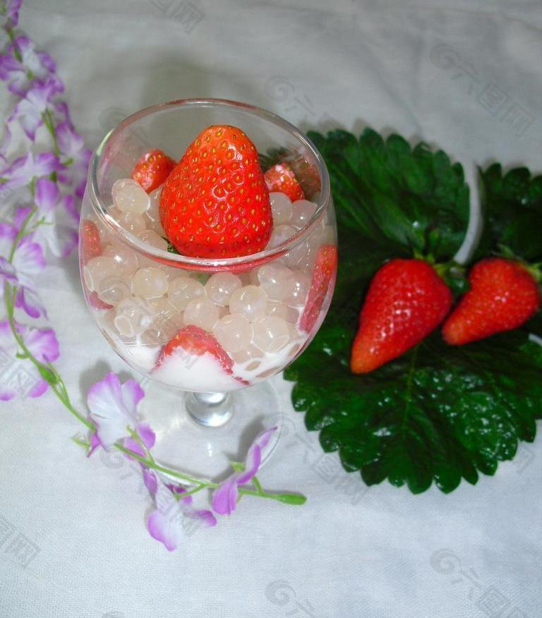 草莓果凍图片