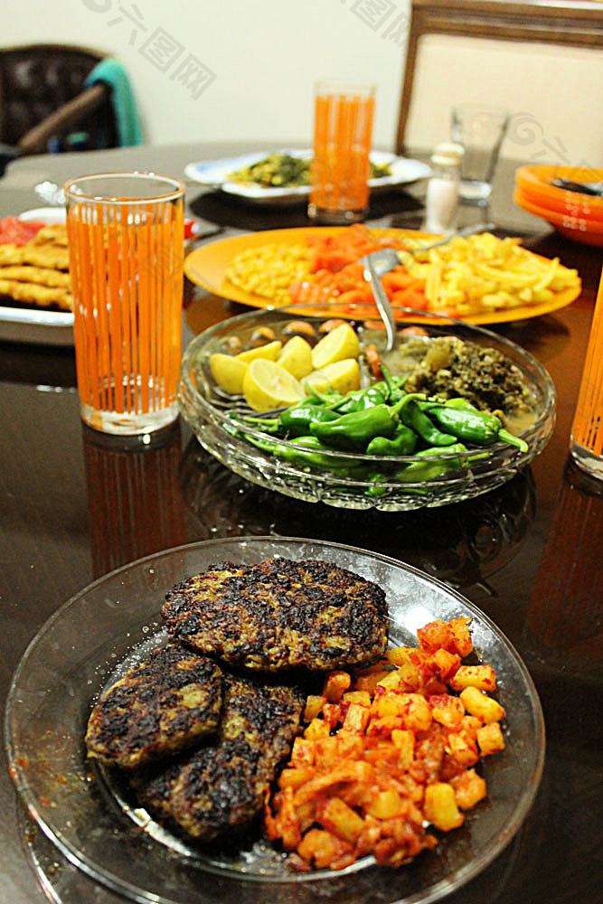 餐桌上的伊朗美食