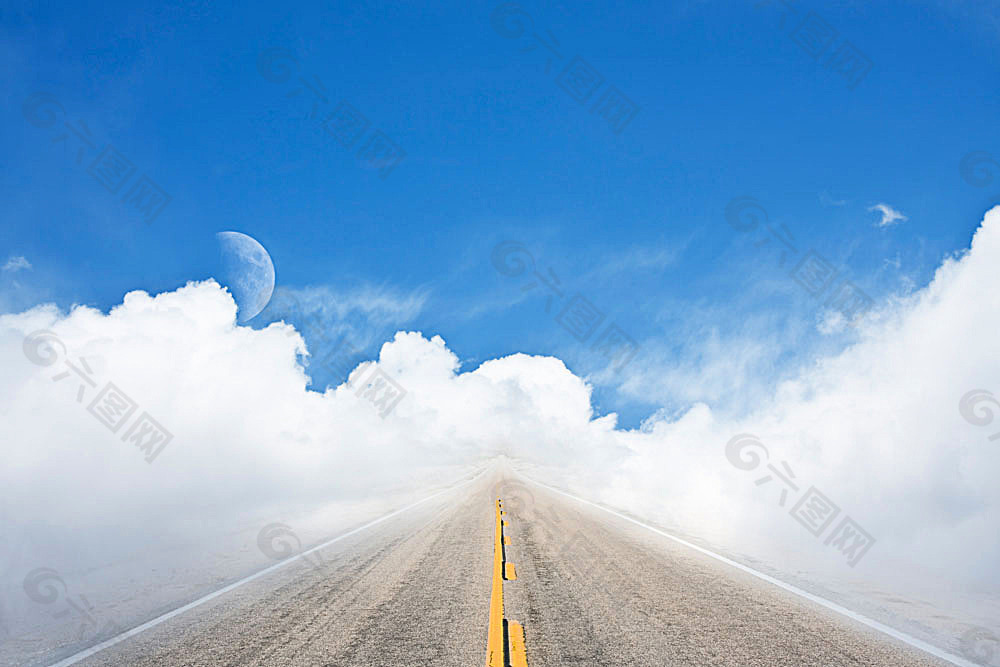 白云与道路
