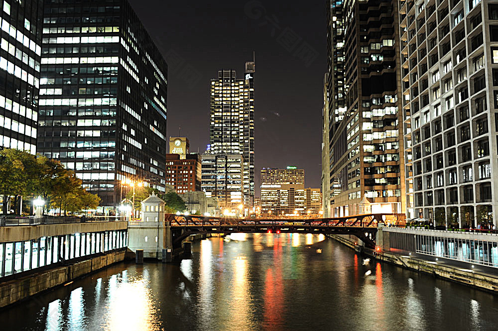 城市桥梁夜景