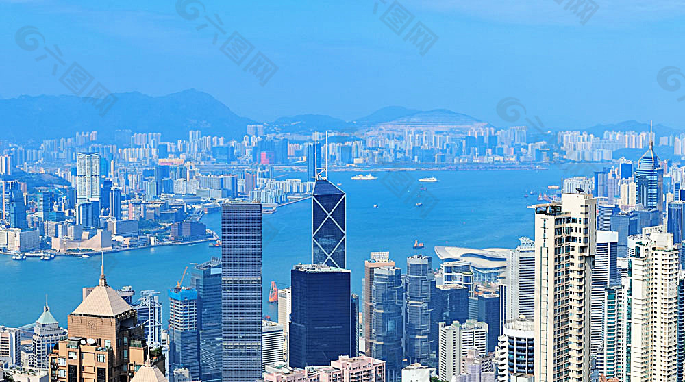 香港的建筑和水面