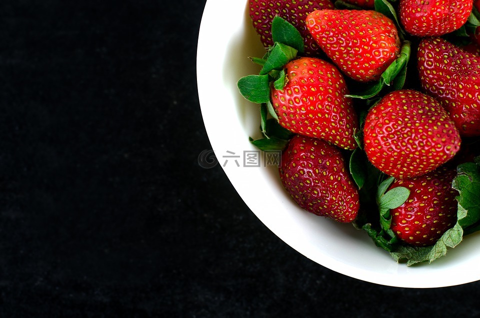 一碗草莓,顶视图,草莓