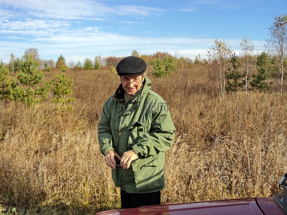 一位老人,领取养老金,健康