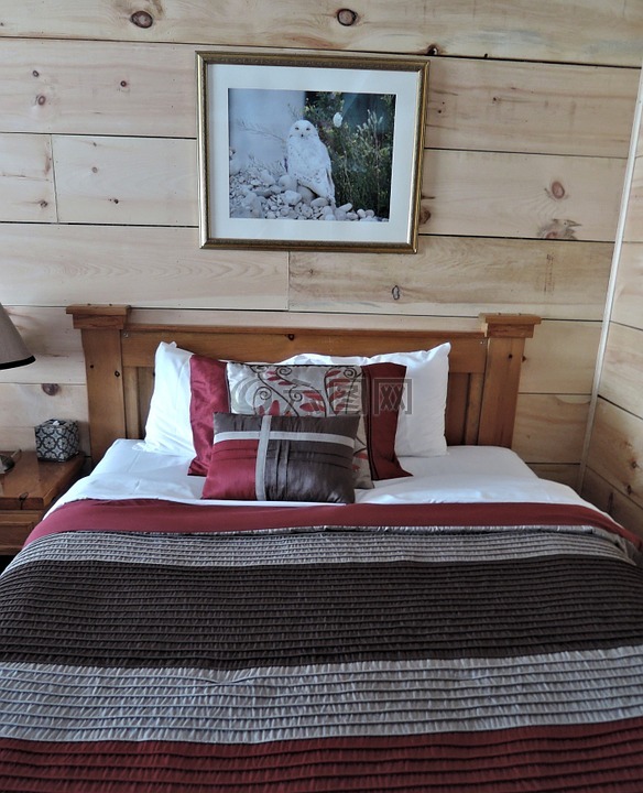 木小木屋,木制家具,床