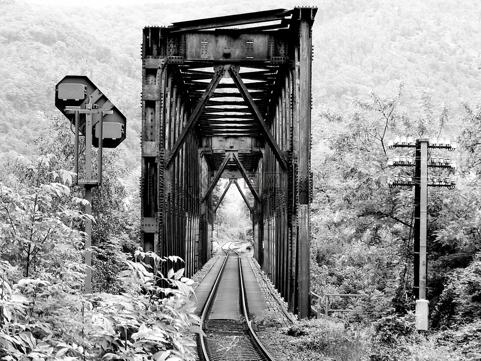 黑与白,铁路桥梁,铁路