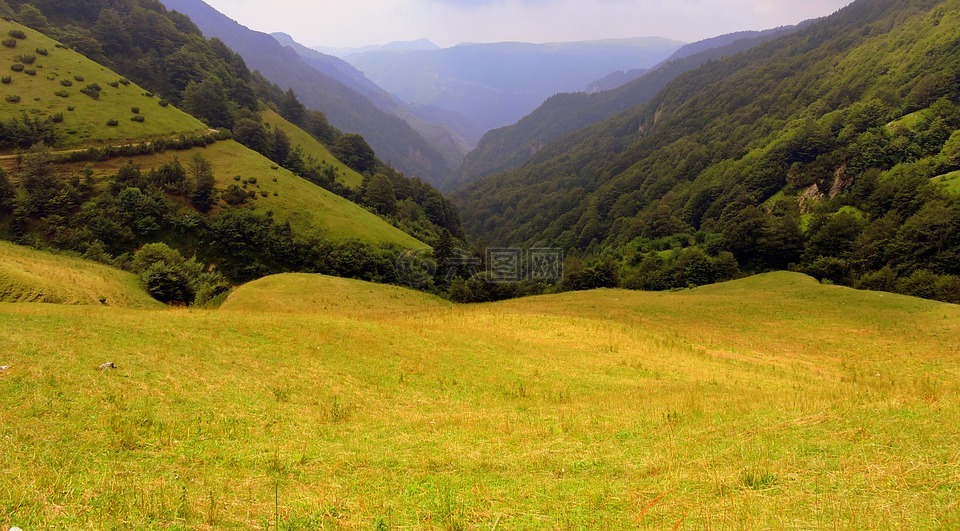 瓦莱,普拉托,山