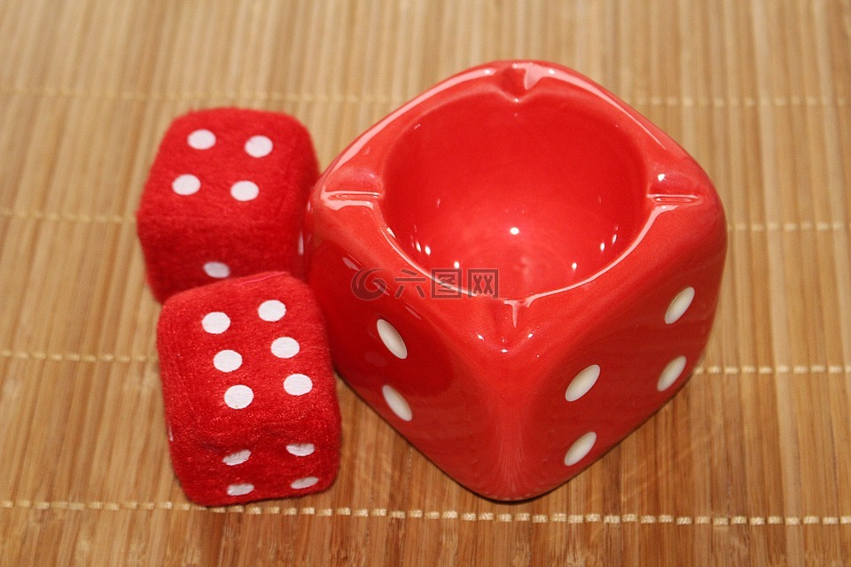 掷骰子,烟灰缸,红色