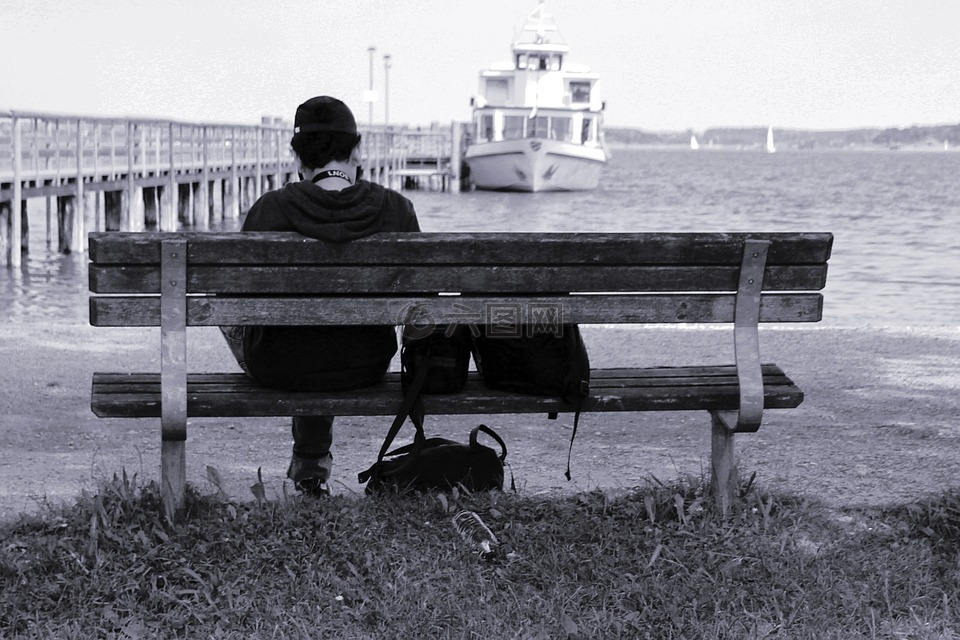 板凳,湖,寂寞