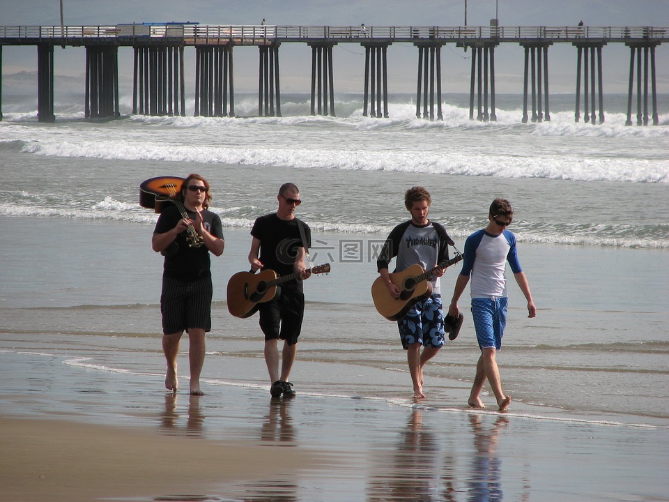 在海滩上的音乐家,乐队,仪器