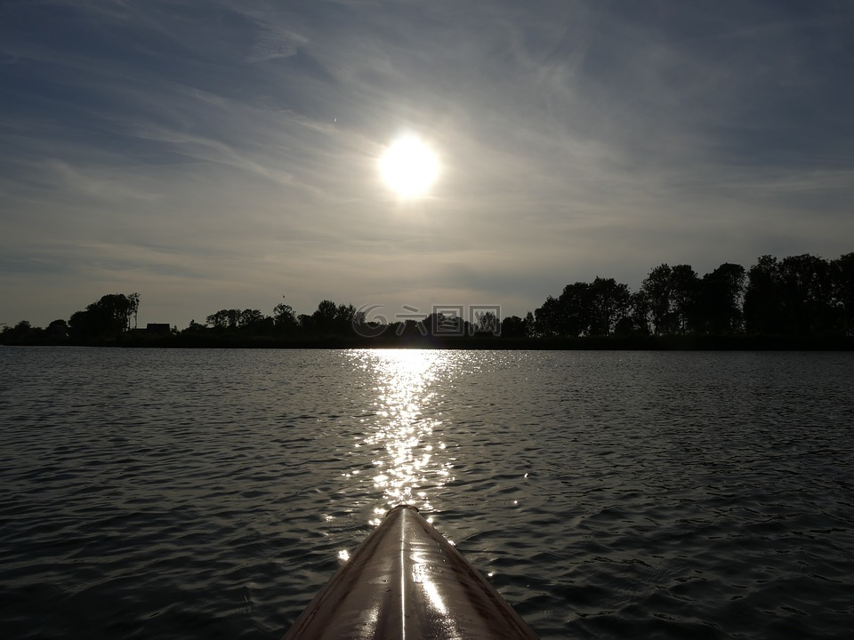水,太阳,划独木舟