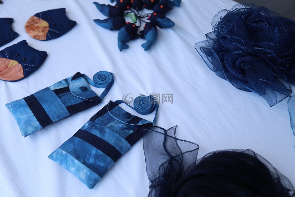 边饰,自然染色,著名的帽子骨