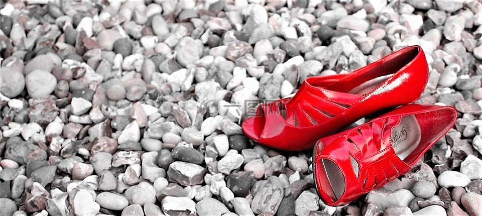 红舞鞋,鹅卵石,鞋