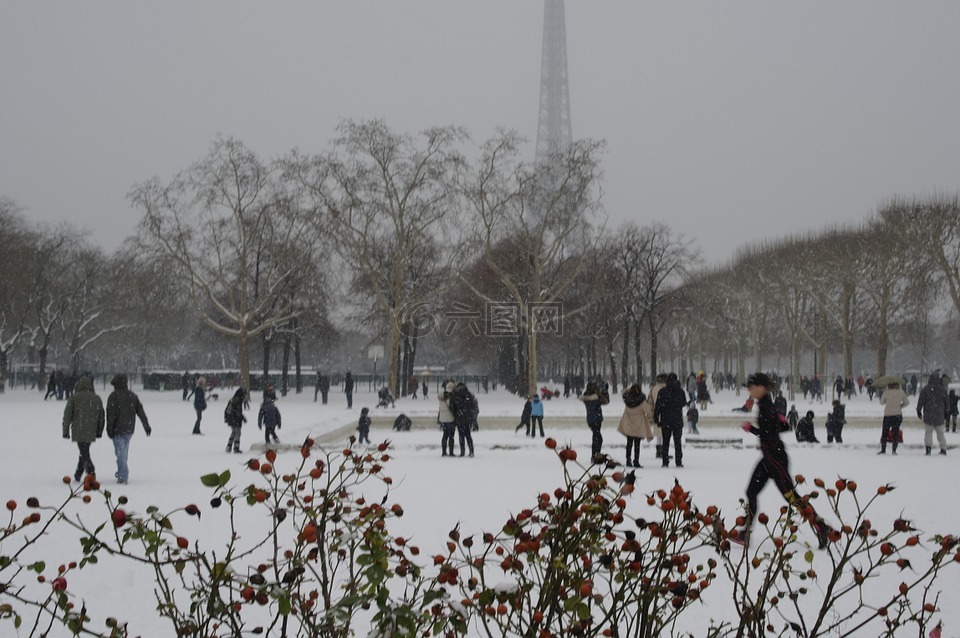 雪,巴黎,香榭丽舍大街 de 火星