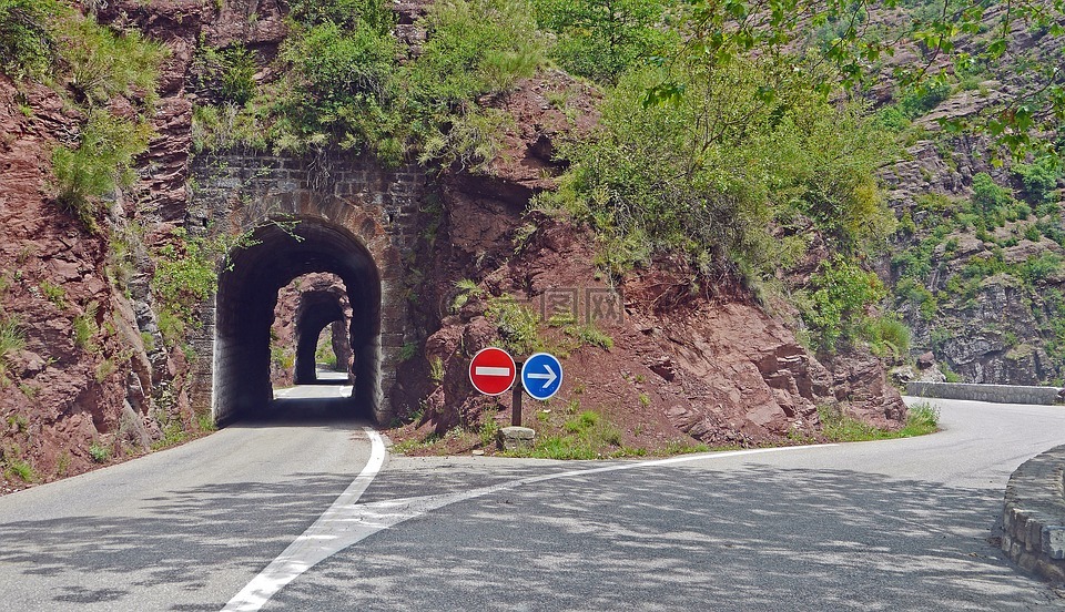 达吕斯三峡,隧道,旁路