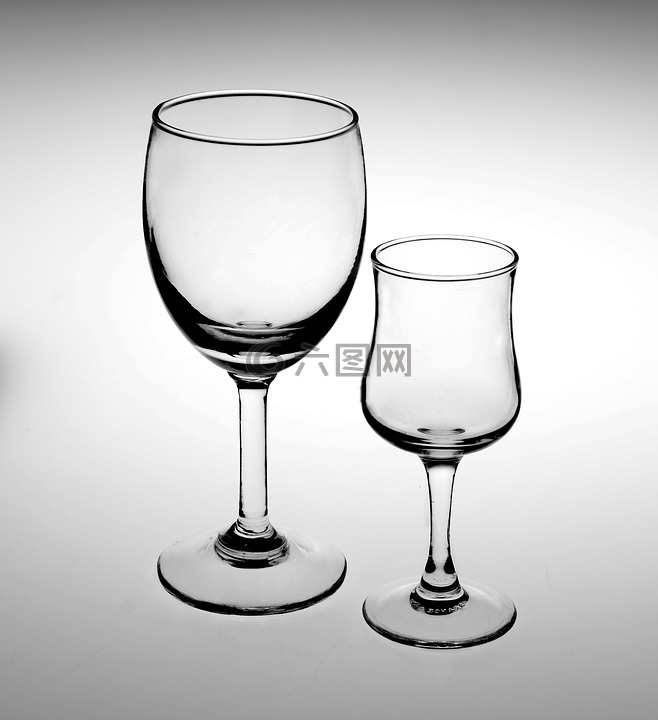 玻璃杯,白背景,黑线条