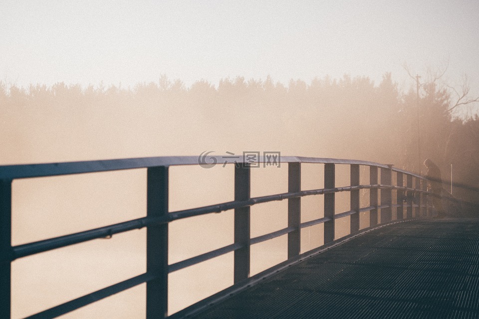桥,雾,有雾