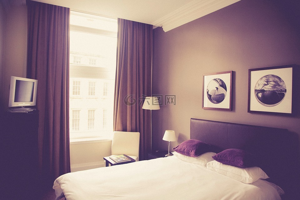 酒店的房间,床,枕头