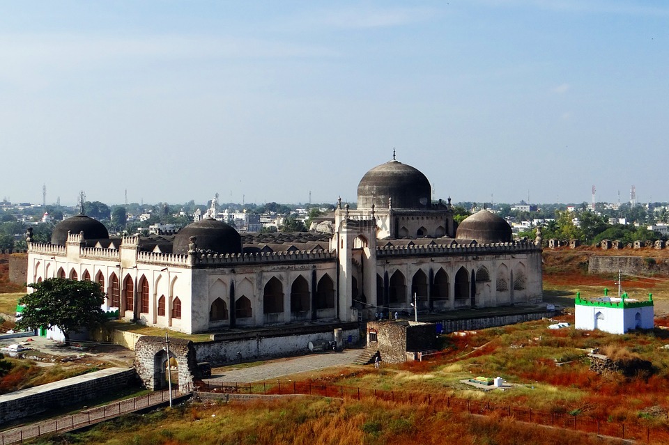古尔伯加堡,贾玛清真寺,卡纳塔克
