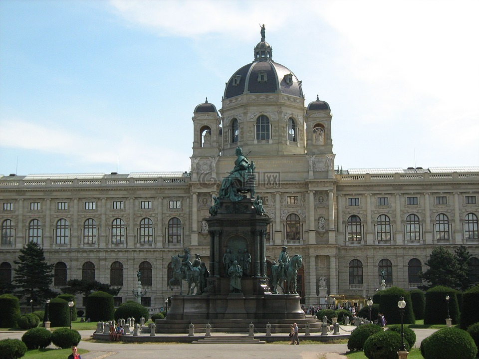 玛丽亚·特蕾西亚广场,维也纳,有限责任公司