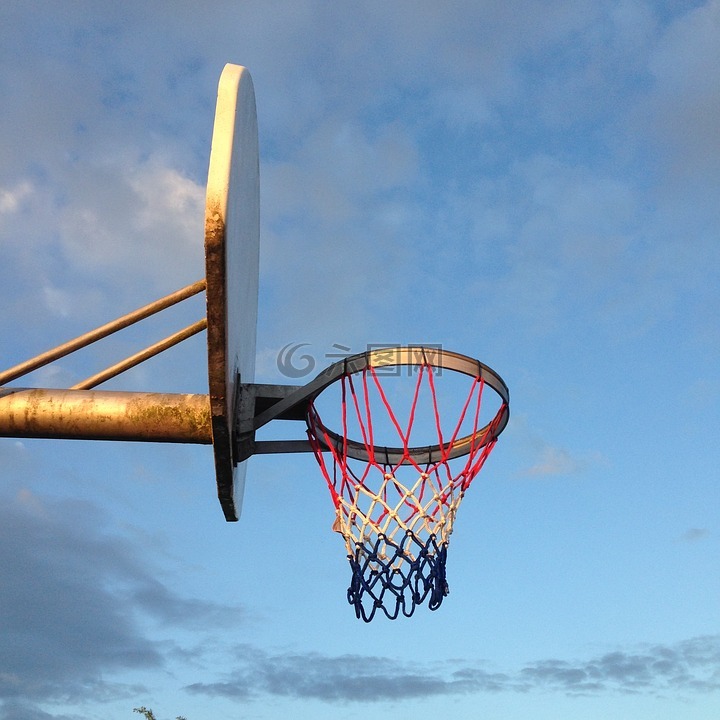 篮球架,傍晚的天空,黄昏