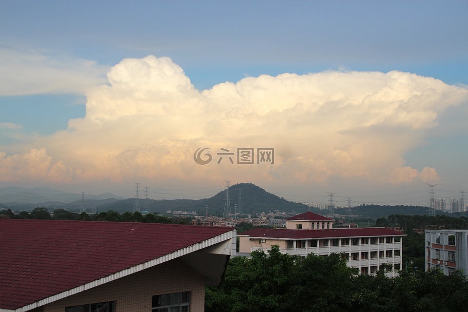 cloud,mountain,house