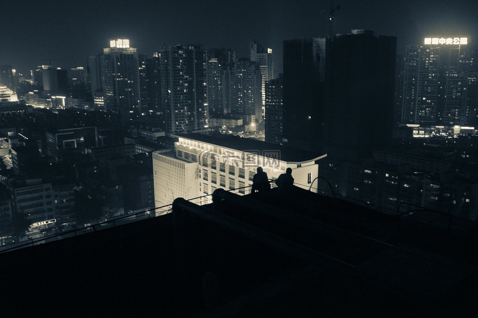 城市天台夜晚图片
