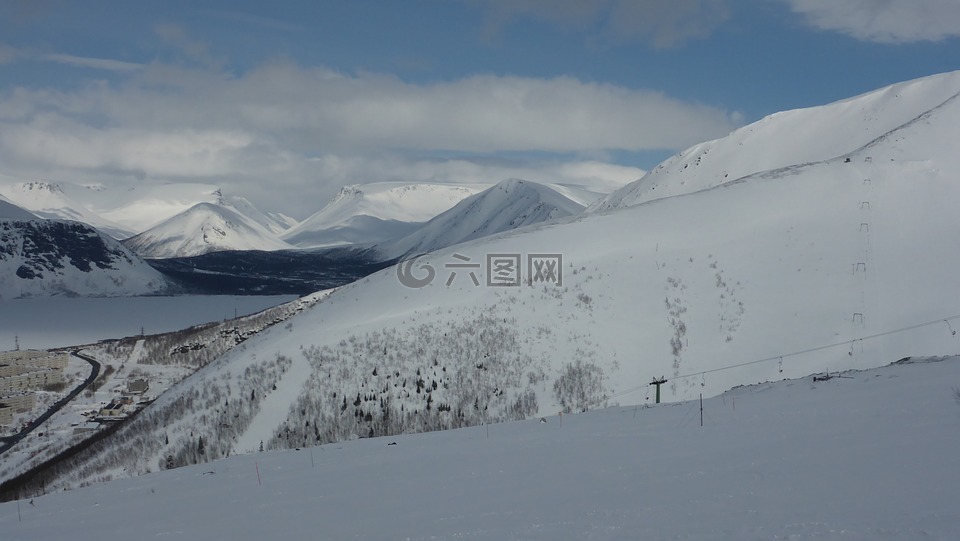 山,基洛夫斯克,5 月