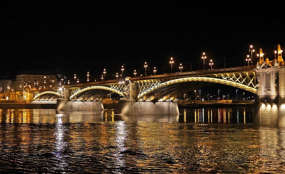 布达佩斯晚上,玛格丽特桥,照明