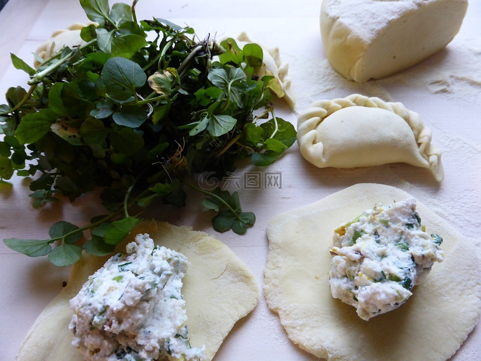 厨师,充满了意大利面,夸克