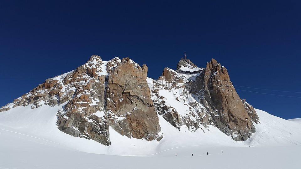 南针峰,夏蒙尼,山站