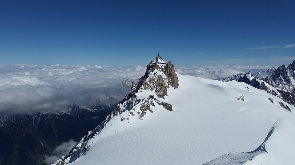 南针峰,夏蒙尼,山站