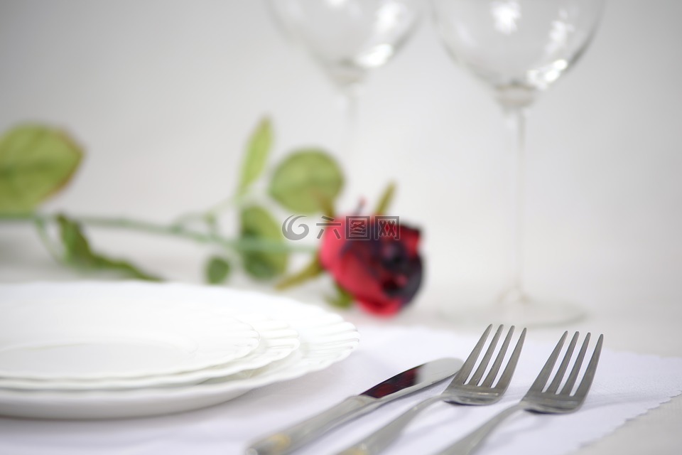 精致的餐具,玫瑰,浪漫