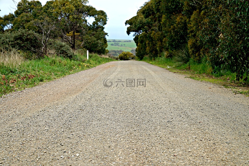 夷为平地,农村公路,没有交通