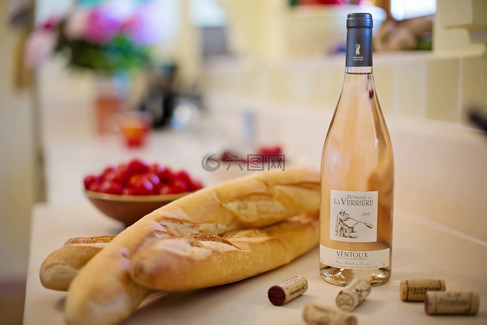 桃红葡萄酒,法式长棍面包,法国