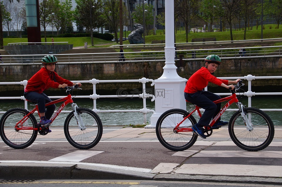 体育,两个孩子的自行车,毕尔巴鄂