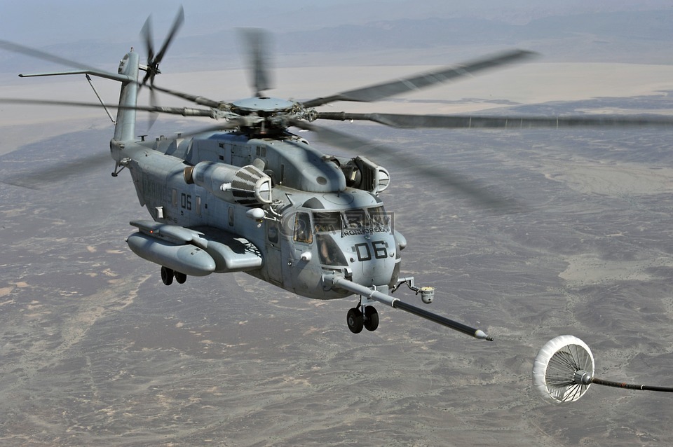 超级种马直升机,在飞行中加油,军事