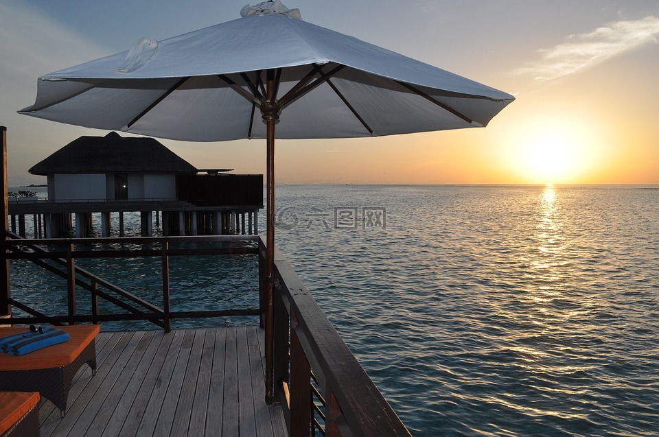 伞,日光浴床,马尔代夫
