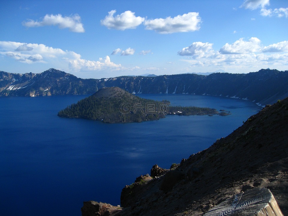 精灵岛,火山口湖,喀斯开山脉