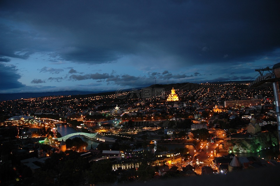 第比利斯,资本,城市