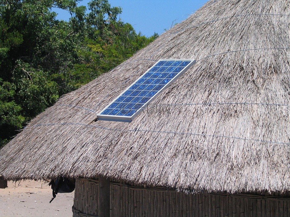 太阳能电池板,屋顶,稻草